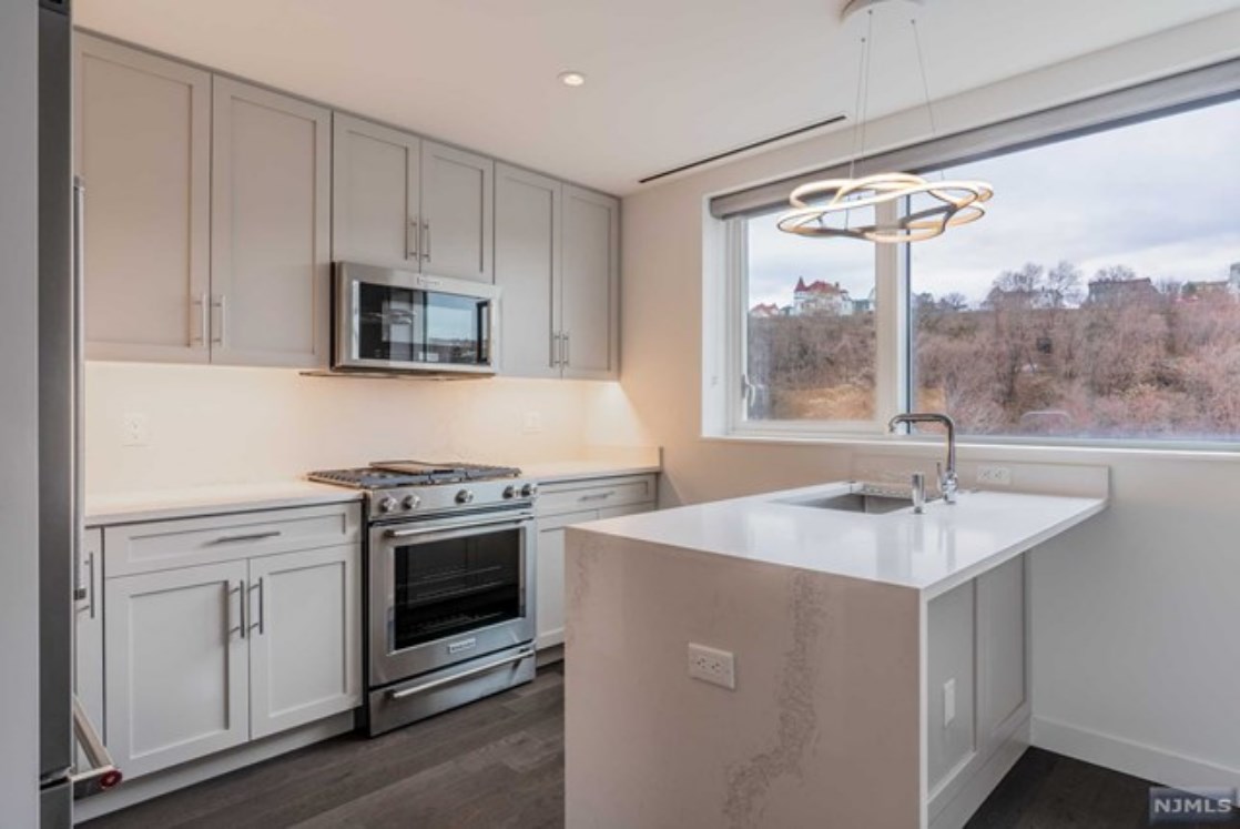 800 Ave At Port Imperial, Unit 813, Weehawken NJ